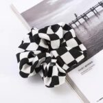 Ikat Rambut Monocrom Scrunchie Motif Papan Catur - Srunchie Kotak-Kotak Retro - Gambar 2