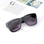 [BAYAR DI TEMPAT] Kacamata Hitam Wanita/Pria Small  - Sunglasses Candy Color - Gambar 2